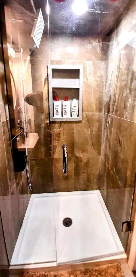 2 Bedrooms 2 Washrooms 2 Parking Spots Basement Apartment Newmarket Εξωτερικό φωτογραφία
